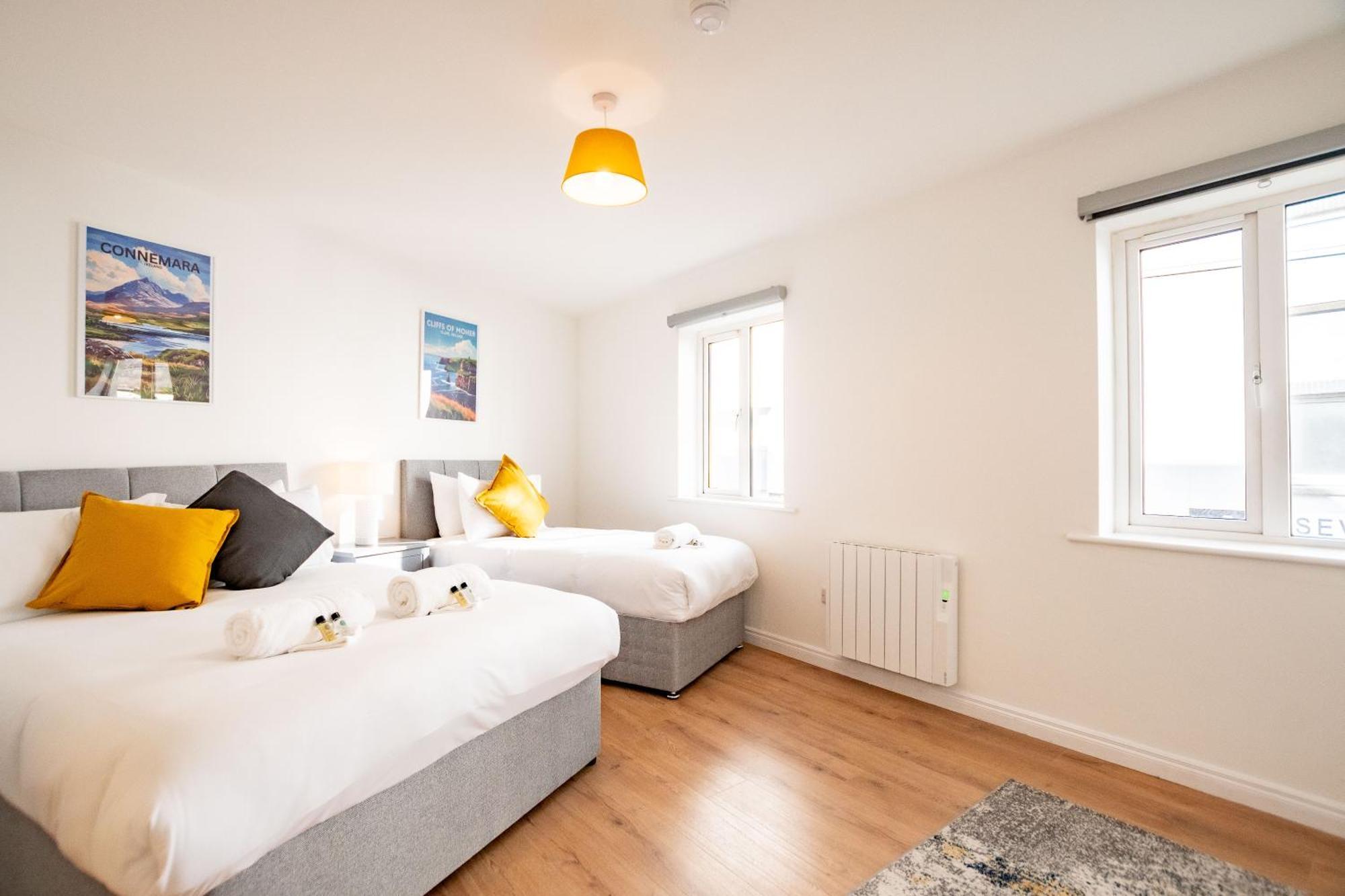 Centre Escape With Large Terrace, Sleeps 7 Apartment Galway