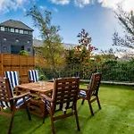 City Centre Escape With Large Terrace, Sleeps 7