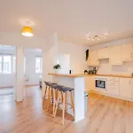City Centre Escape With Large Terrace, Sleeps 7