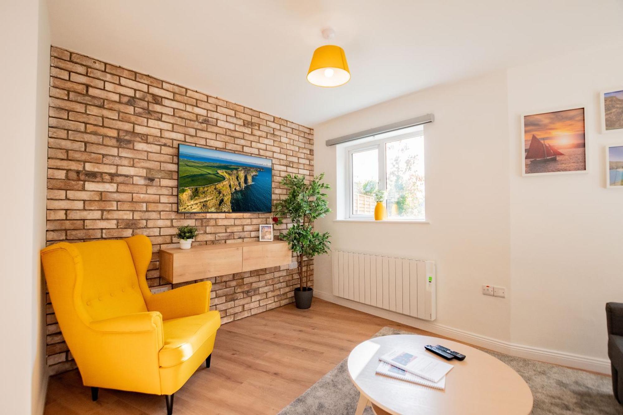 Centre Escape With Large Terrace, Sleeps 7 * Galway