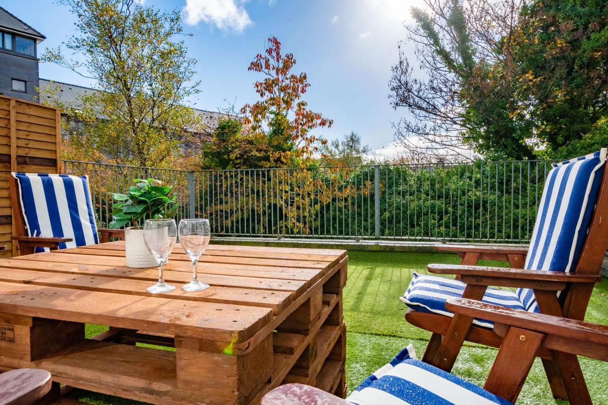 Centre Escape With Large Terrace, Sleeps 7 Apartment Galway