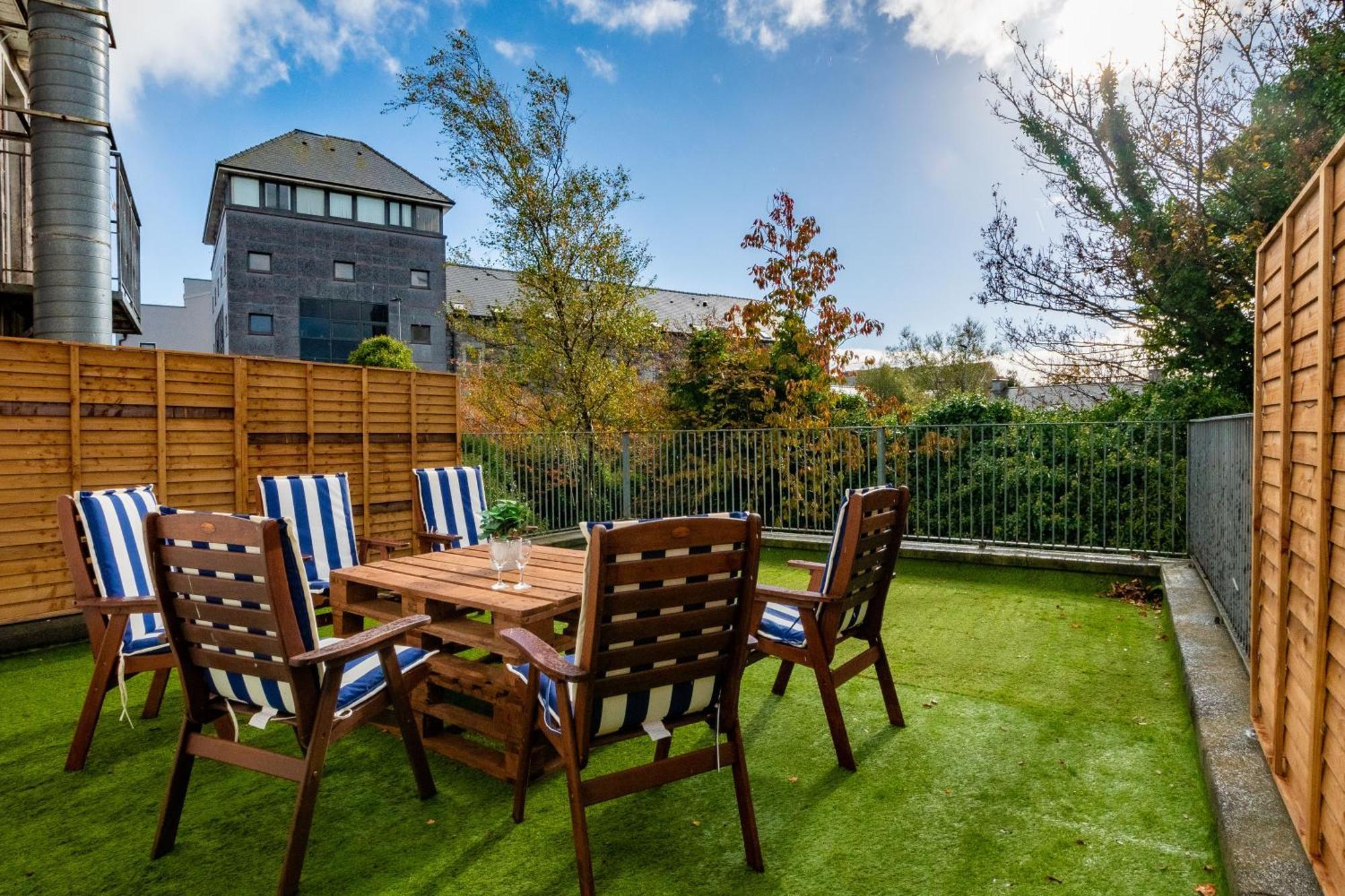 Centre Escape With Large Terrace, Sleeps 7 Apartment